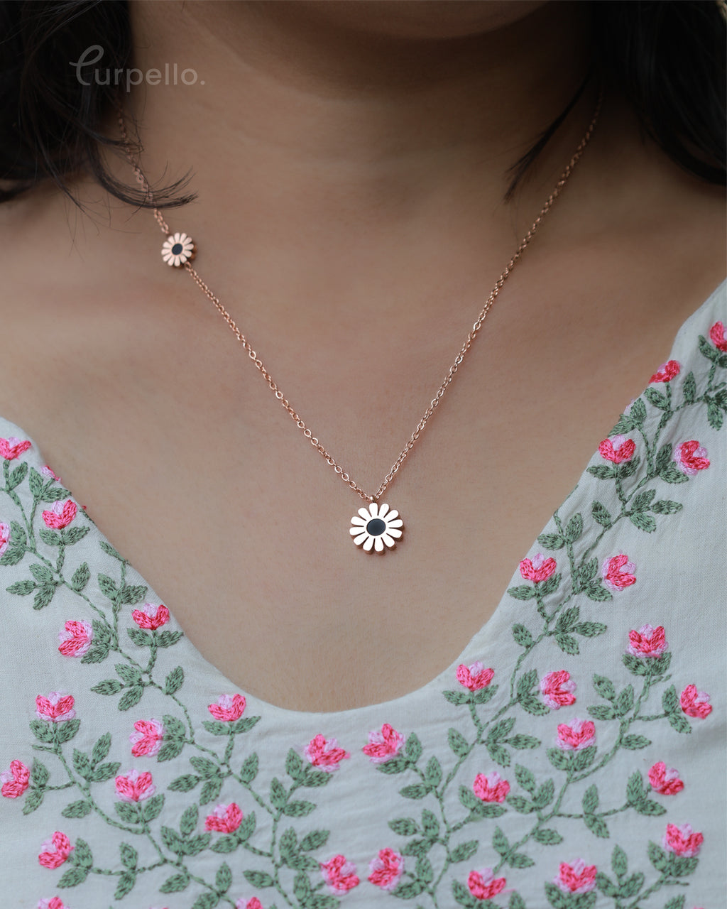 Purpello Daisy Flower Pendant Chain