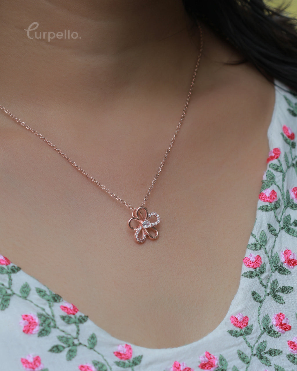 Purpello Rose Gold Floral Pendant Chain