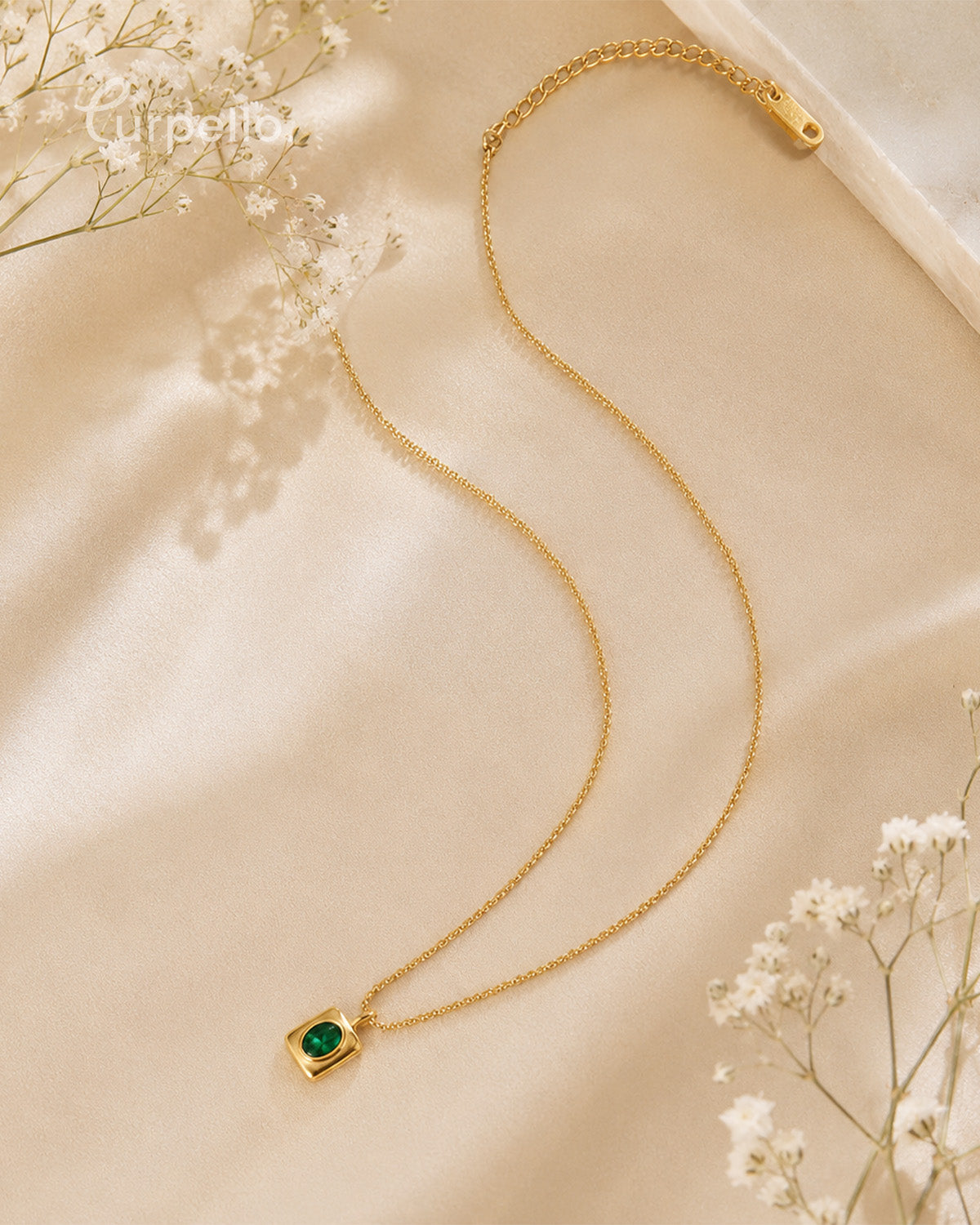 Emerald Glow Anti-Tarnish Gold Pendant Necklace