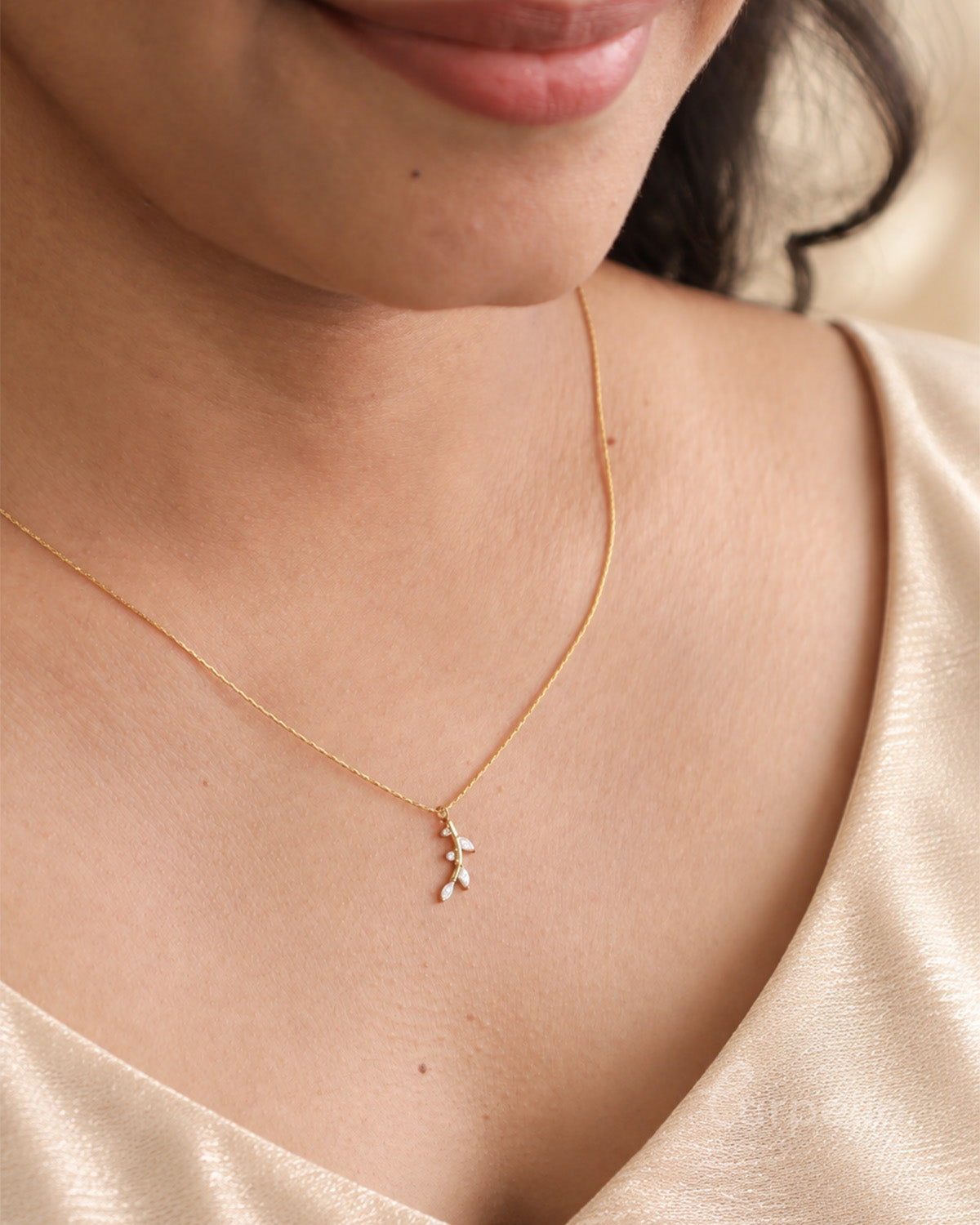 Purpello Celeste Crystal Leaf Necklace