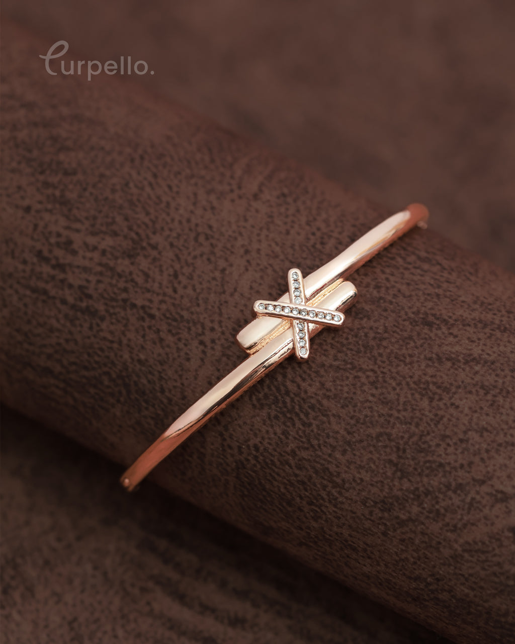 Purpello Minimal Cross Charm Rose Gold Bangle