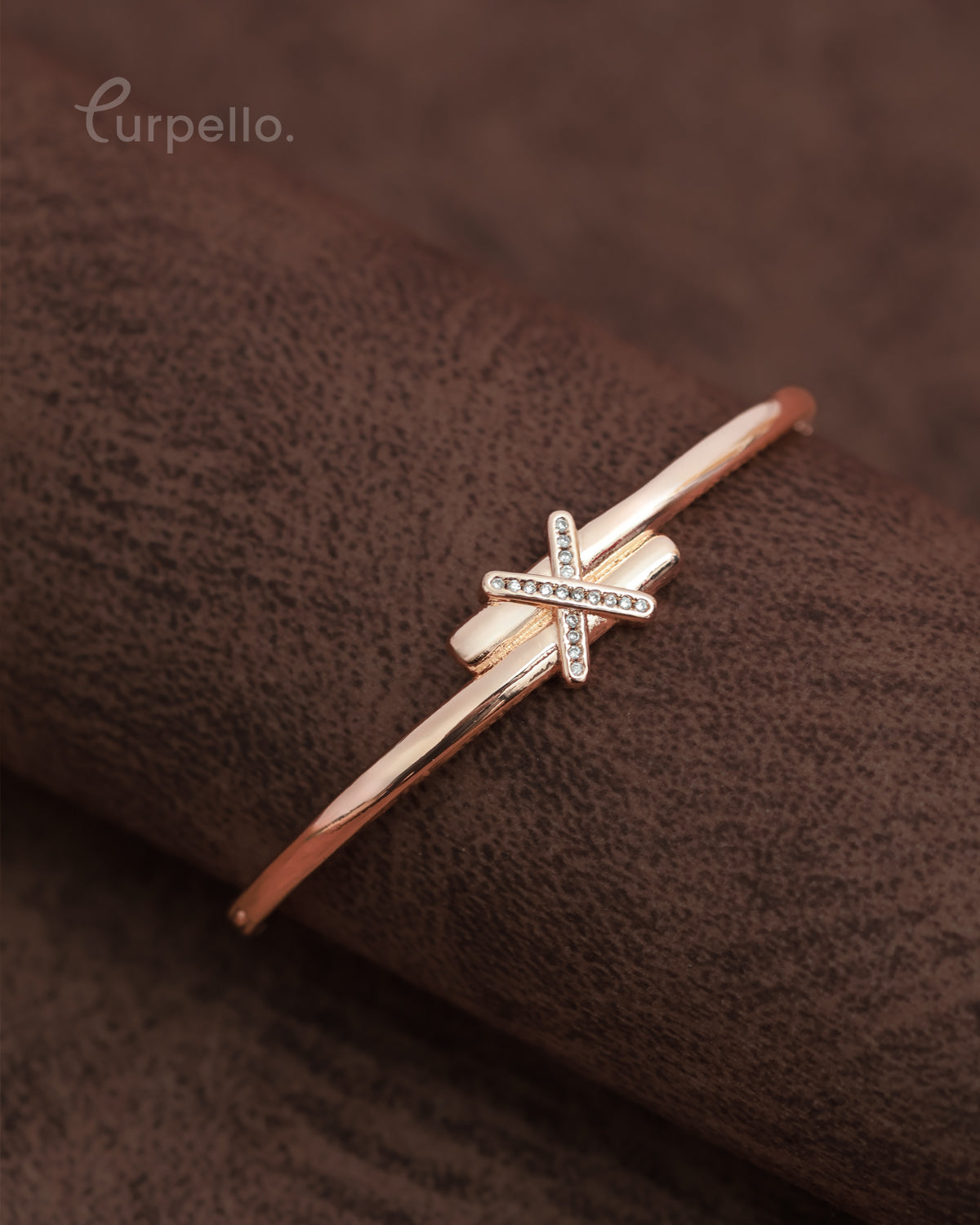 Purpello Minimal Cross Charm Rose Gold Bangle