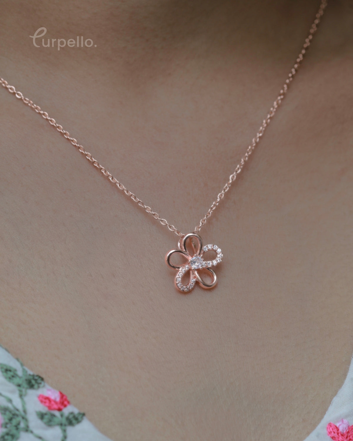 Purpello Rose Gold Floral Pendant Chain