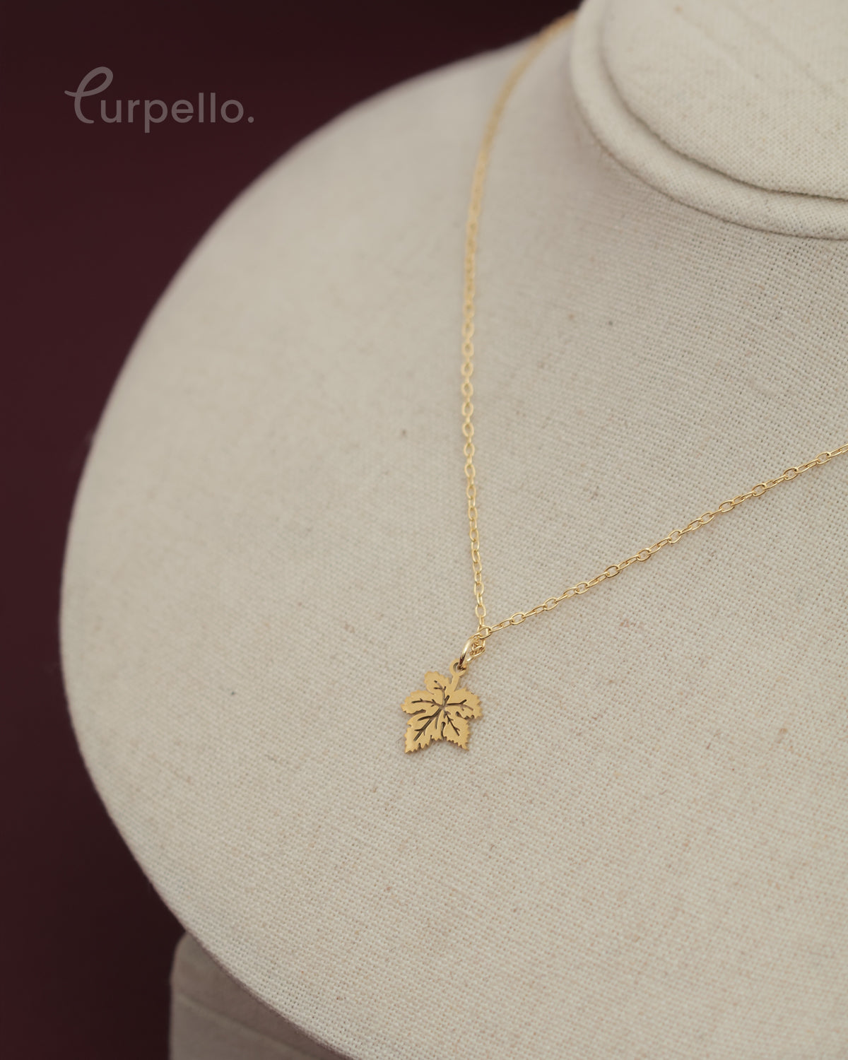 Purpello Elegant Gold Leaf Pendant Chain