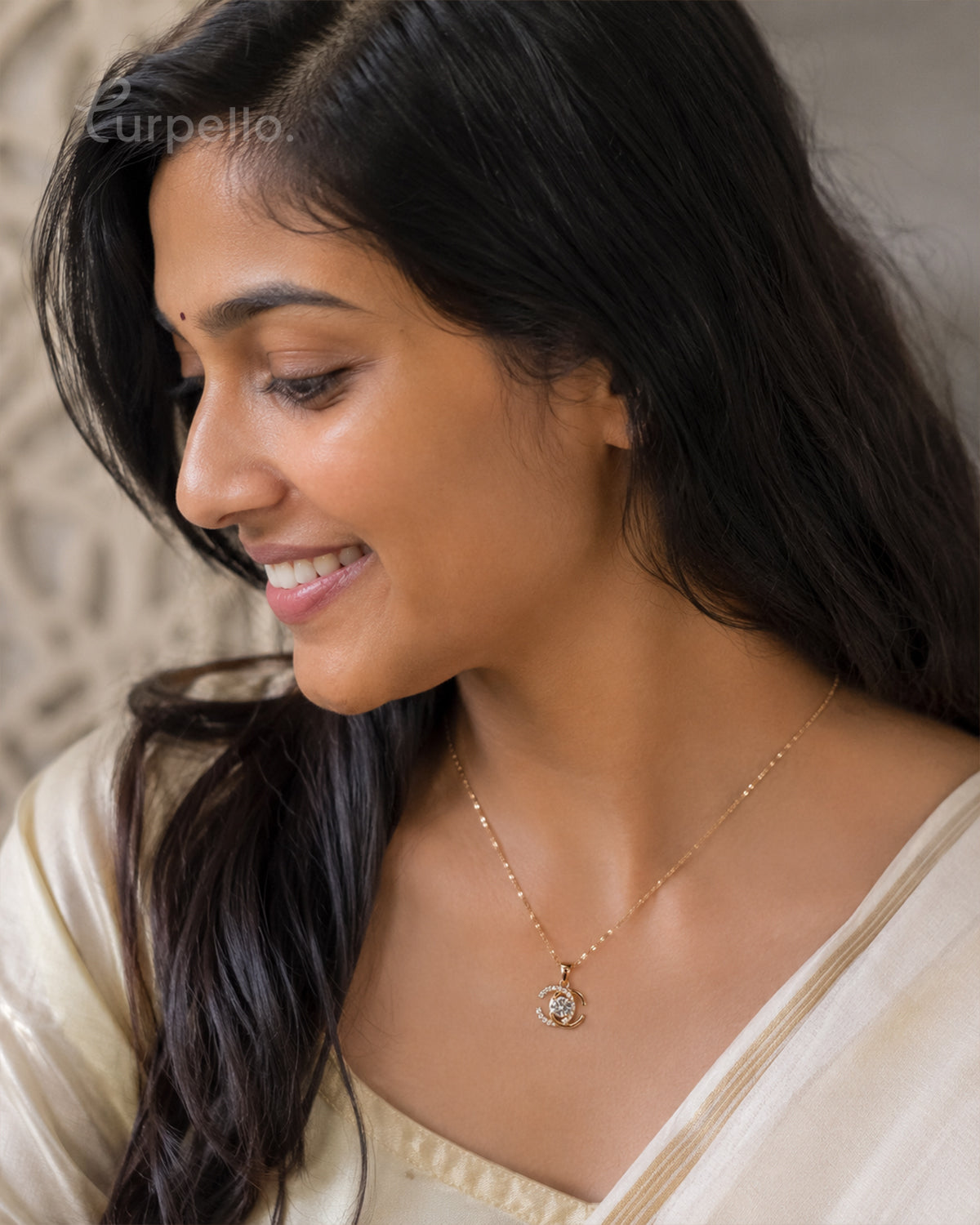 Elegant Gold-Tone Crystal Pendant Purpello Necklace