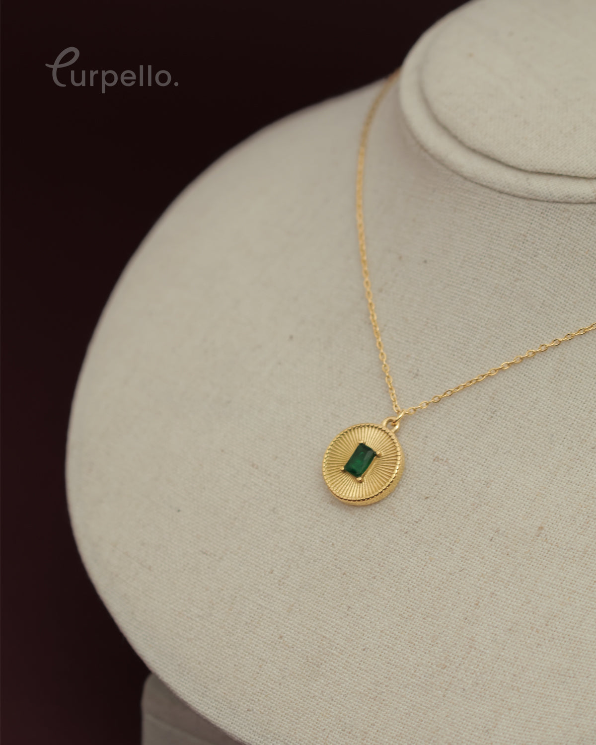 Purpello Emerald Glow Coin Pendant Chain