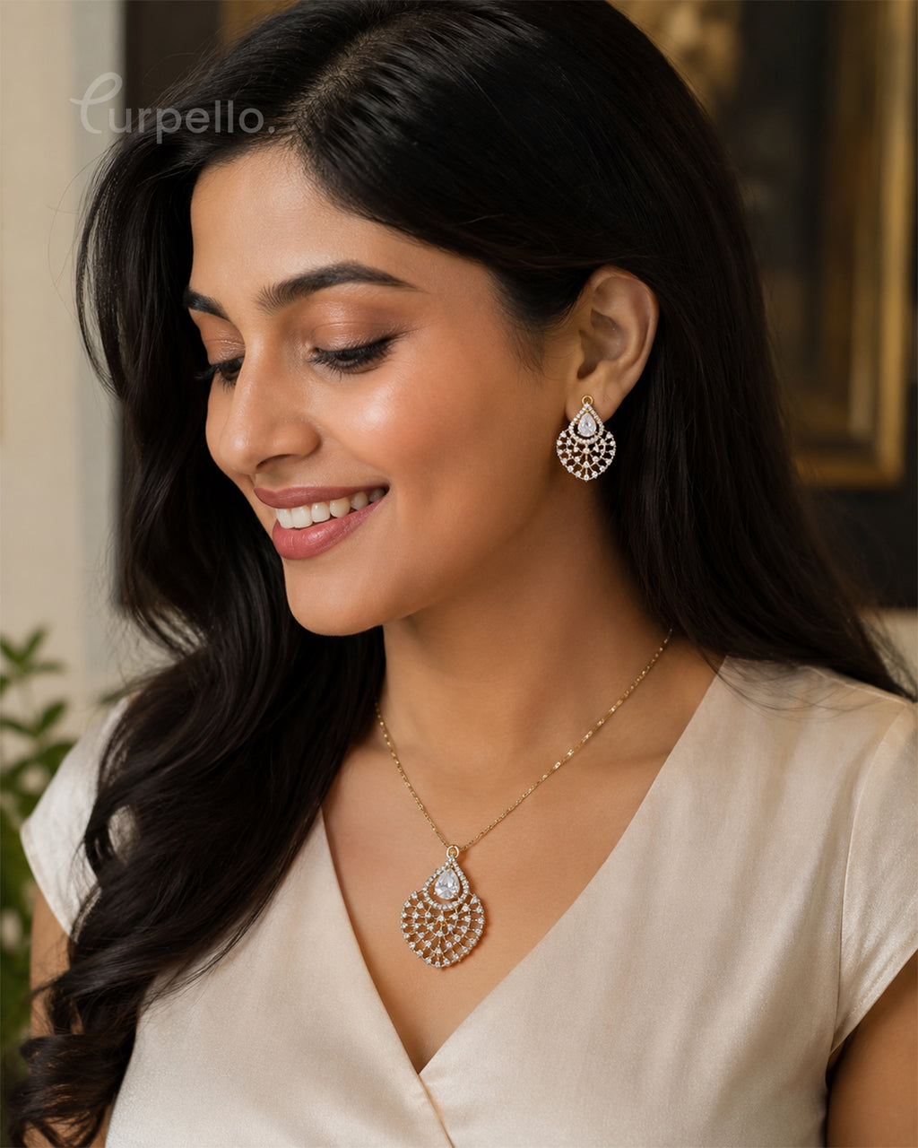Purpello Elegant Teardrop Mesh Diamond Replica Pendant Set