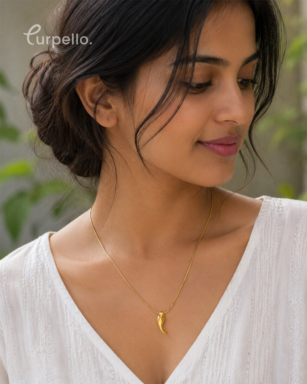 Purpello Minimalist Fish Gold Pendant Necklace