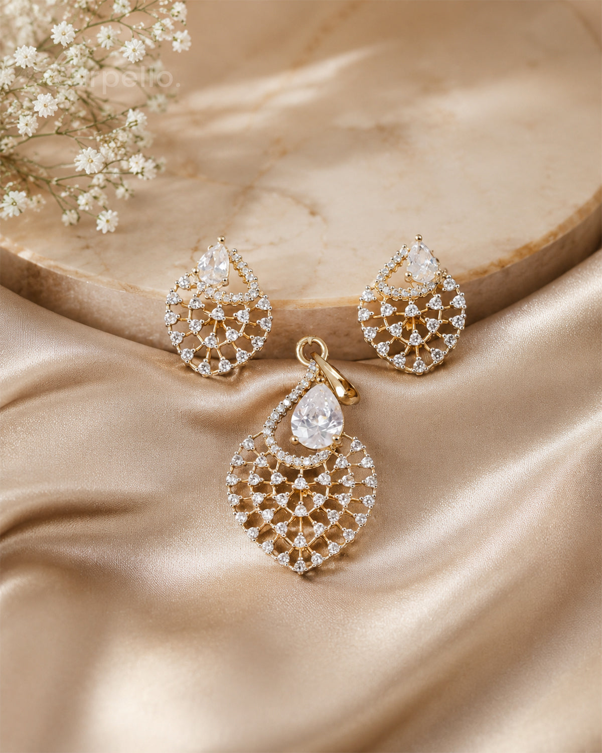 Purpello Elegant Teardrop Mesh Diamond Replica Pendant Set