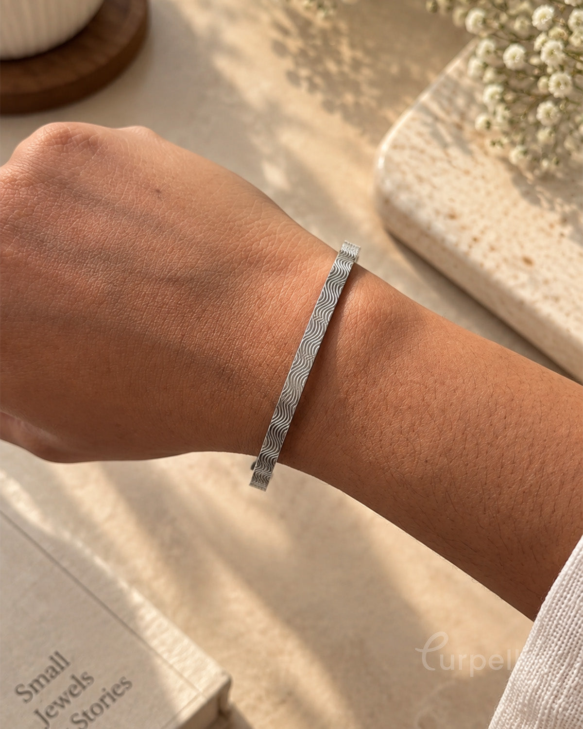 Celeste Criss-Cross Gold Bangle